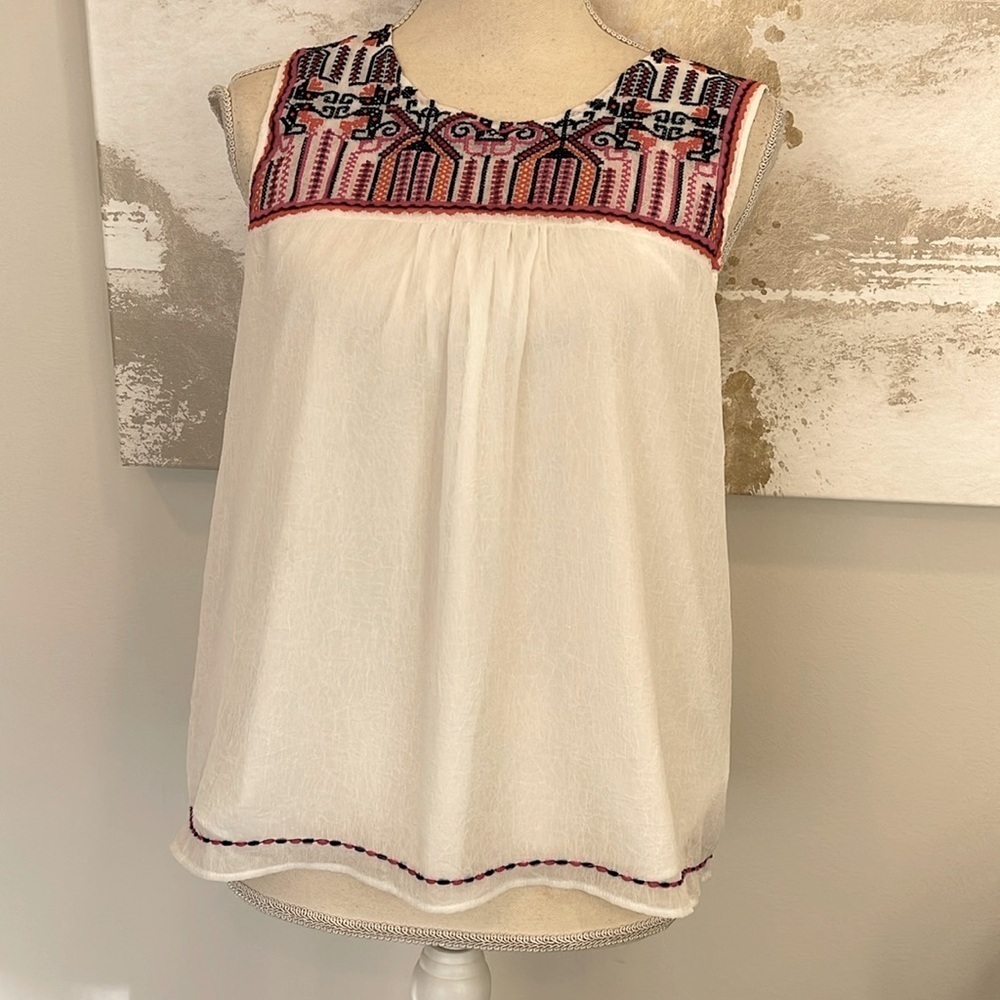Skies are Blue Gari Embroidery Top